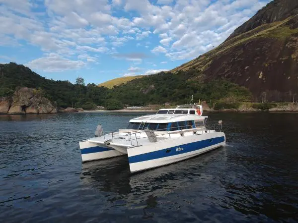Catamarã Power Cat 40