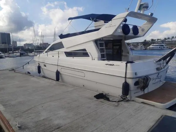 Lancha Intermarine 440 no RJ