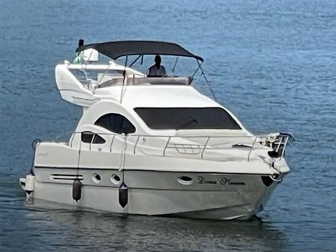 Lancha Azimut 38