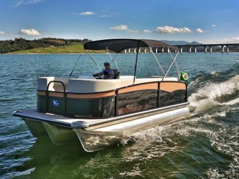 Aluguel e passeio de Lancha Pontoon 525. Barco em Florianópolis.