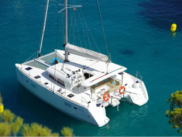 Passeio e aluguel de veleiro Catamarã à Vela Lagoon 400 S2 - Barco em Angra dos Reis, Ilha Grande