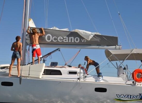 Aluguel e passeio de Veleiro Wind 34. Barco em Florianópolis.