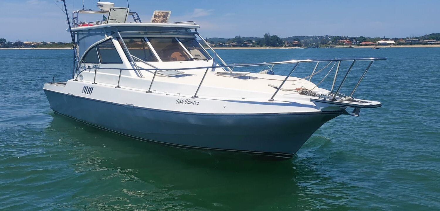 Aluguel e passeio de Lancha Mares 38. Barco em Búzios e Arraial do Cabo.