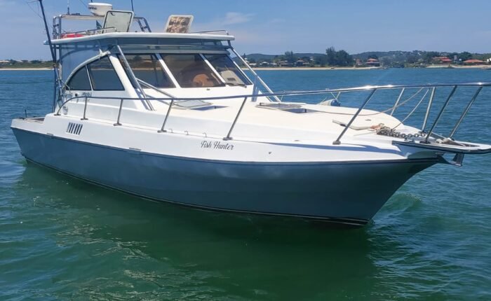 Aluguel e passeio de Lancha Mares 38. Barco em Búzios e Arraial do Cabo.