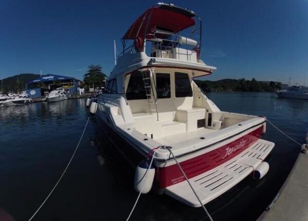 Aluguel para passeio no catamarã Mares 40.