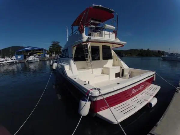Aluguel para passeio no catamarã Mares 40.