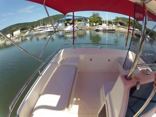 Área externa do Catamarã Mares 40