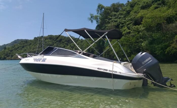 Passeio de Lancha Ventura em Paraty.