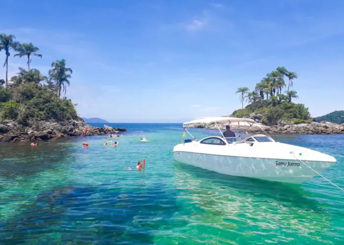 Aluguel de Lancha Real 25 Class em Angra dos Reis.