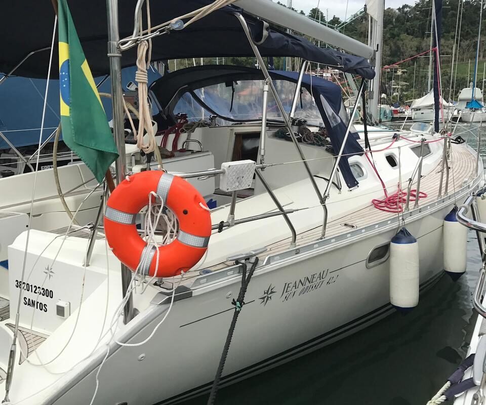 Veleiro Jeanneau 42