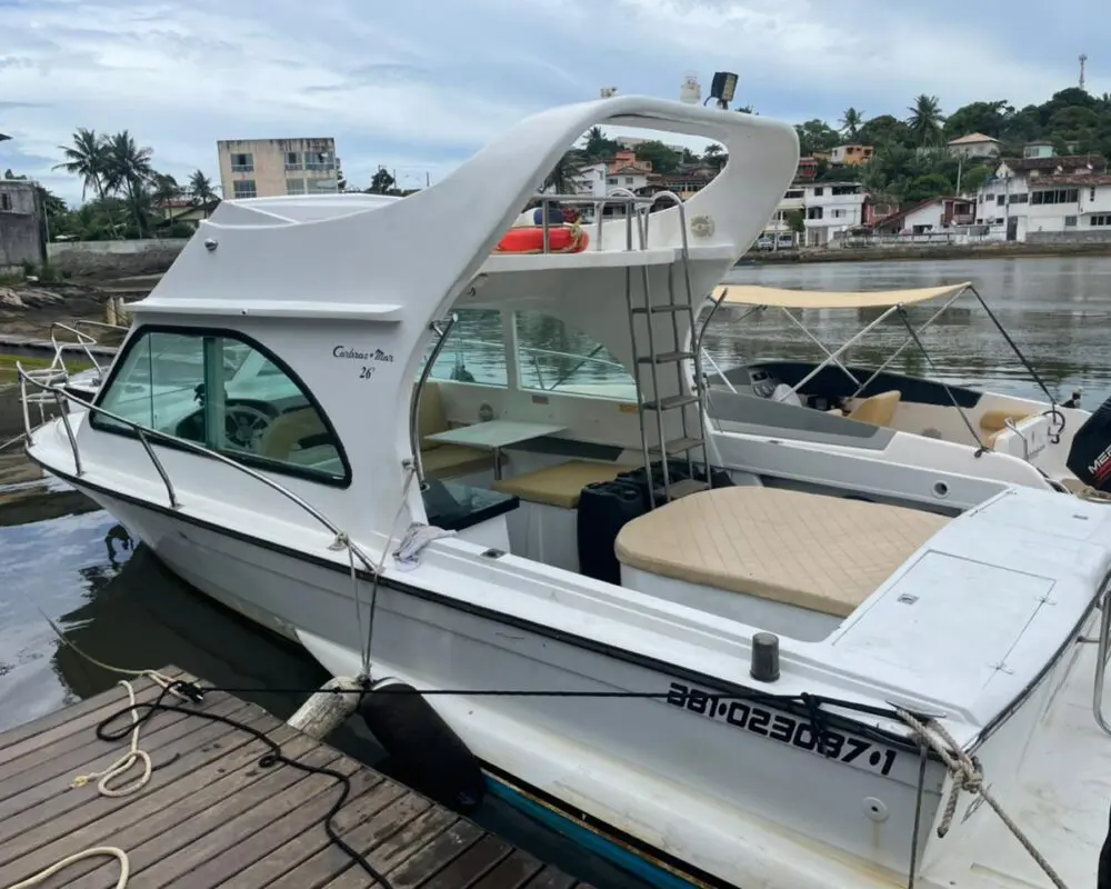 Barco Lancha Carbrasmar 28 em Vitória