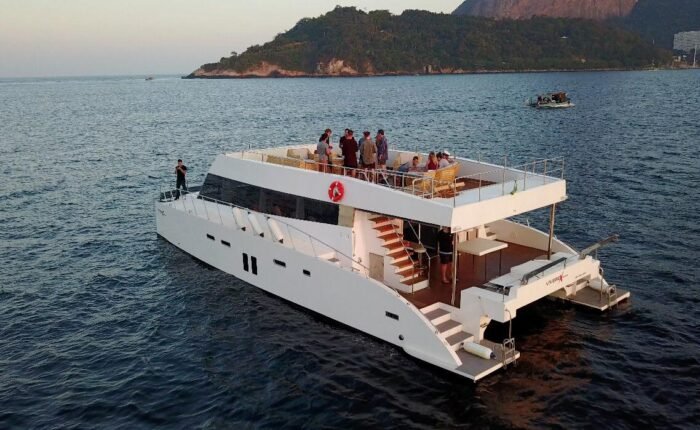 Catamarã 57 Aluguel Passeio de Barco Lancha Rio de Janeiro Niterói