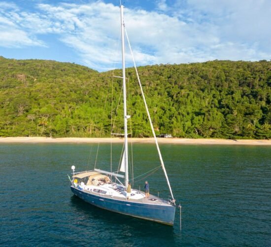 Aluguel e passeio de Veleiro 54 - Barco em Paraty, Rio de Janeiro e Niterói.