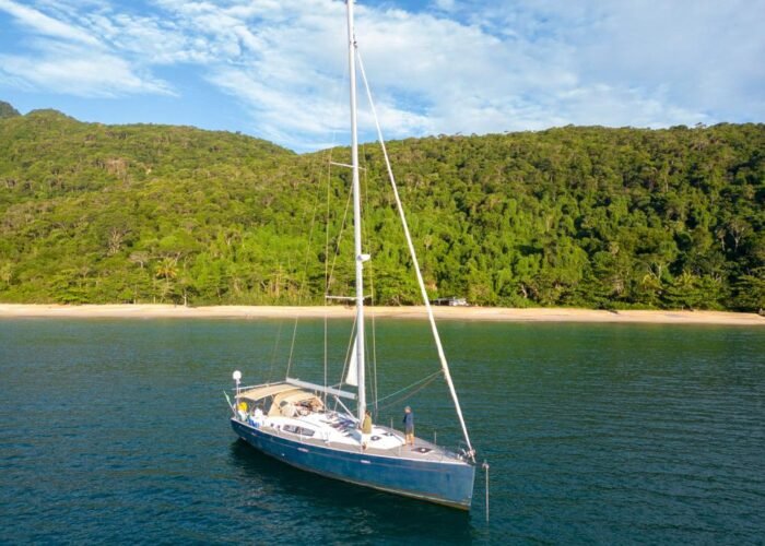 Aluguel e passeio de Veleiro 54 - Barco em Paraty, Rio de Janeiro e Niterói.