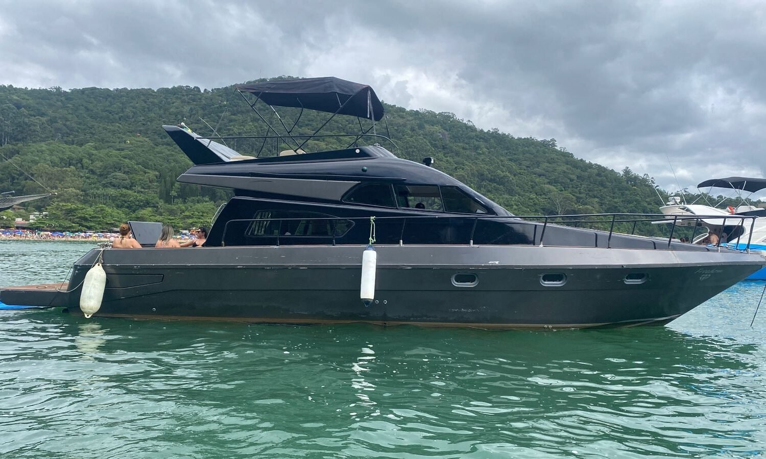 Lancha 44 pés - Freedom (1) Barco em Balneário Camboriú, Porto Belo e Caixa d'Aço