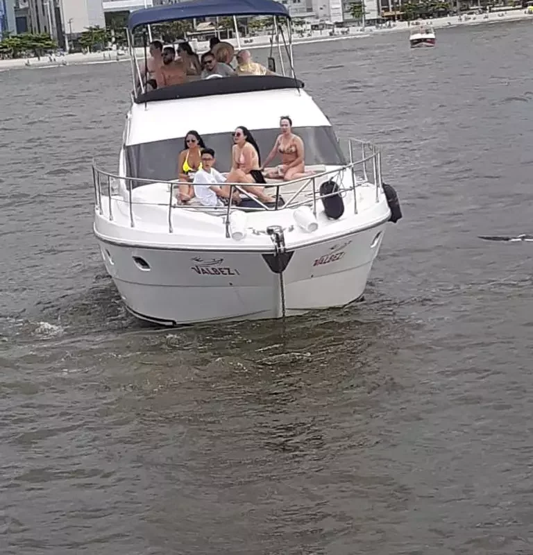 Lancha Azimut 40
