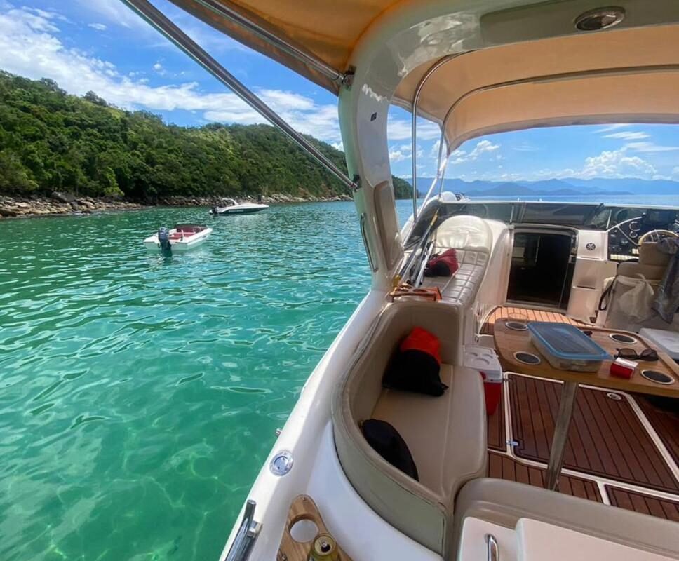 Lancha Focker 25.5 - Cristal (1)