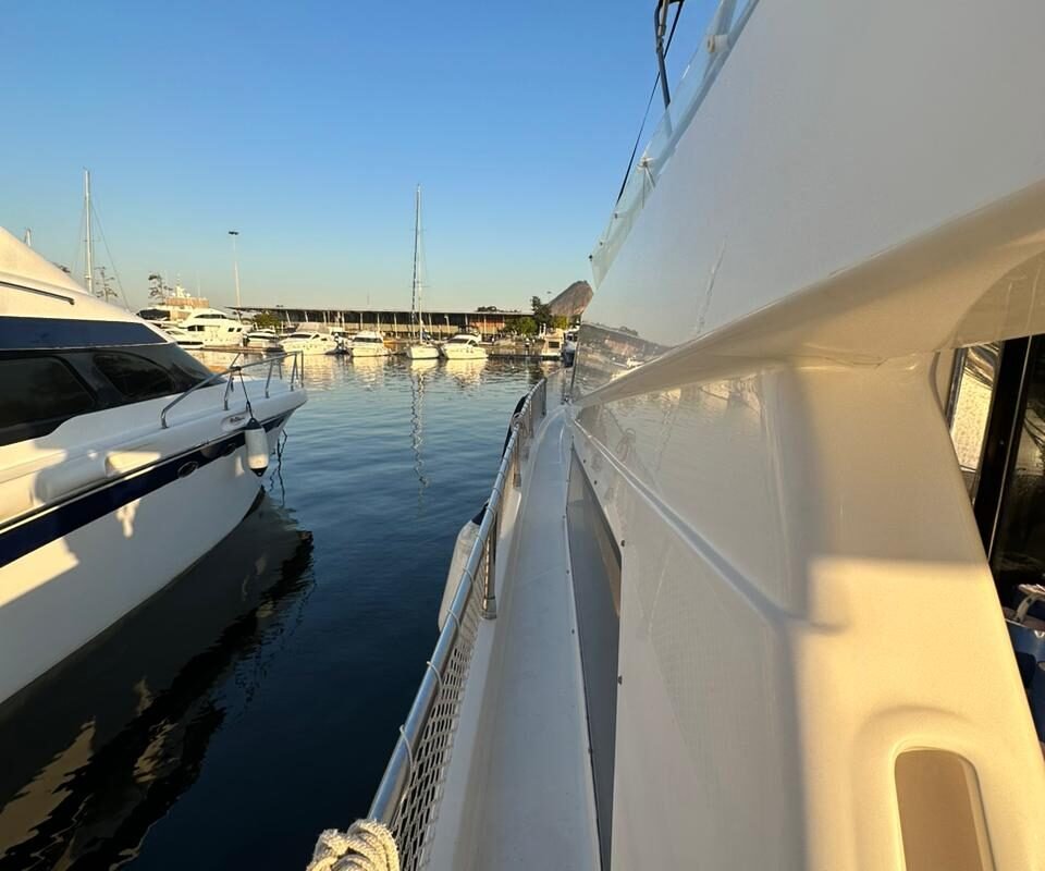 Lancha Intermarine 44 no RJ