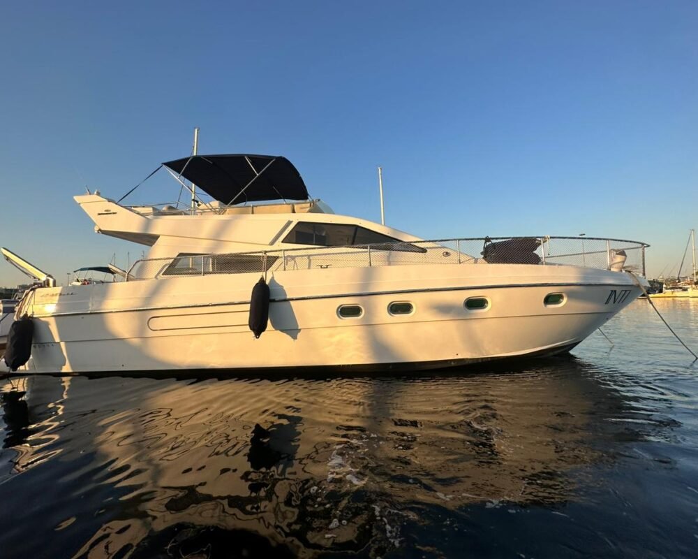 Lancha Intermarine 44 no RJ