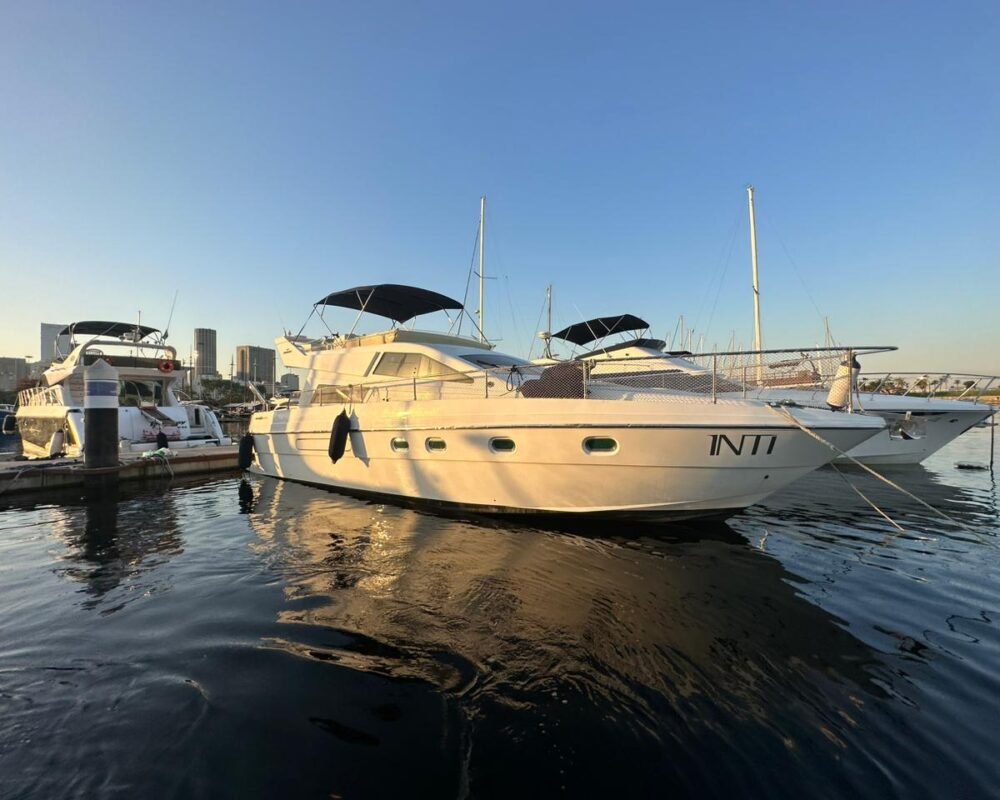 Lancha Intermarine 44 no RJ