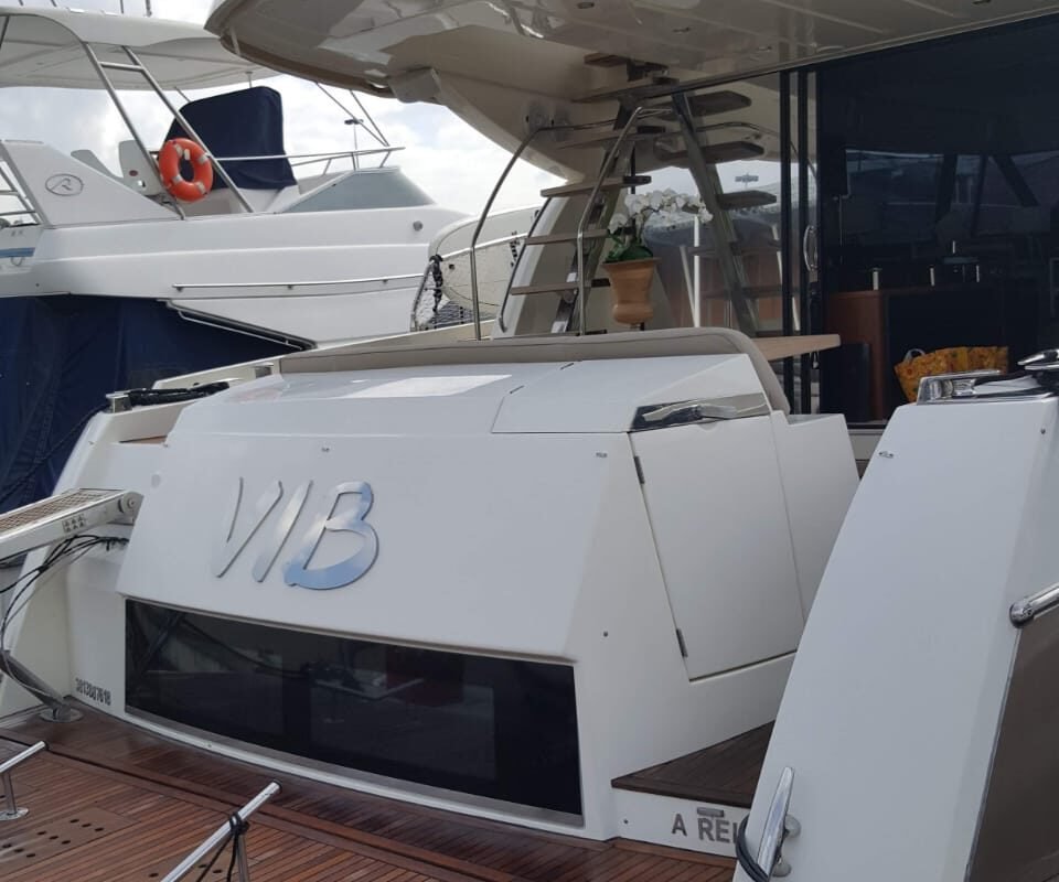 Lancha Prestige 60