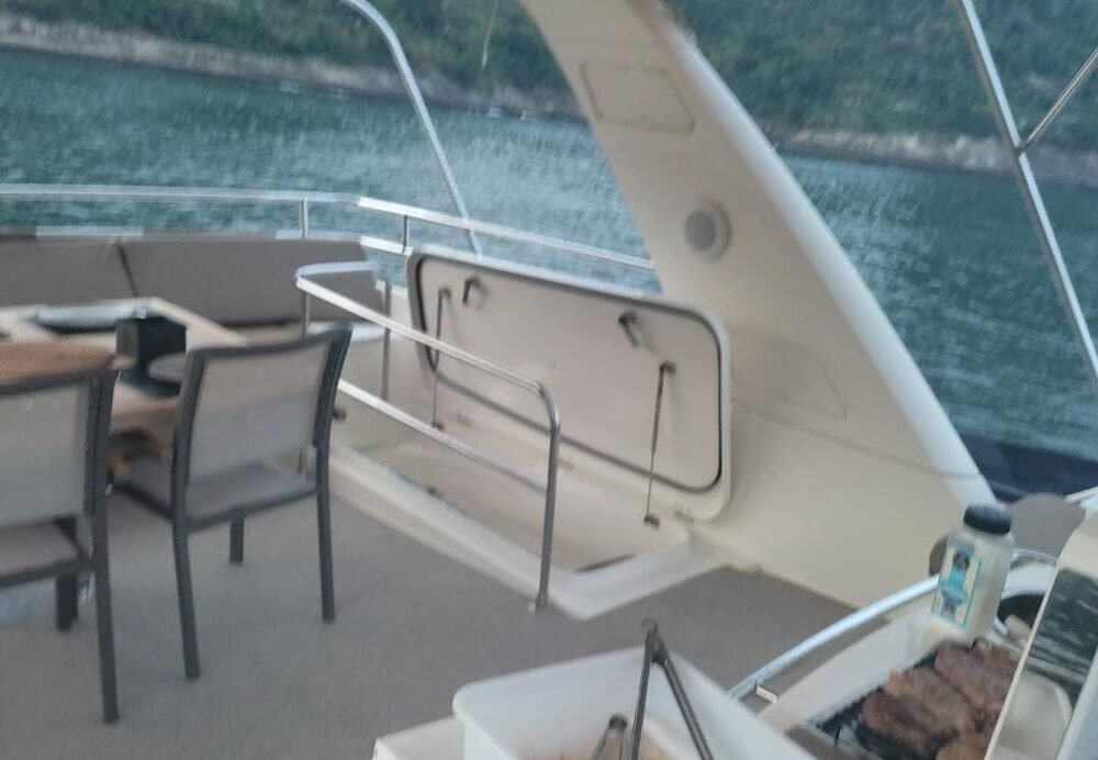 Lancha Prestige 60