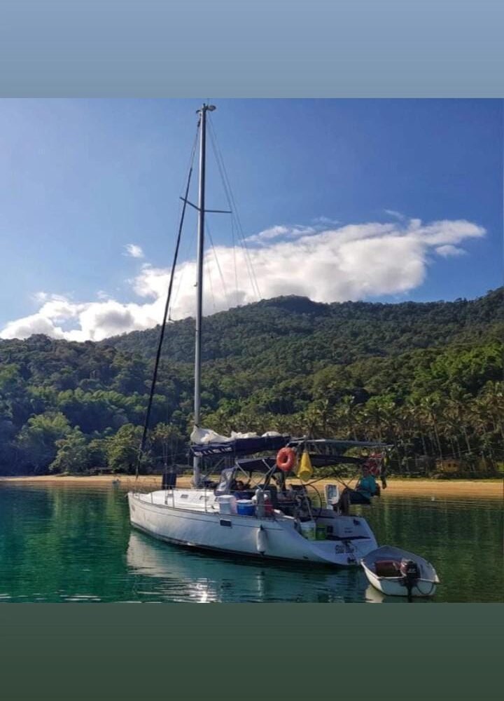 Aluguel e Passeio de Veleiro B&B 36 - Barco em Ubatuba