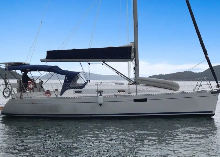 Aluguel e Passeio de Veleiro Delta 365