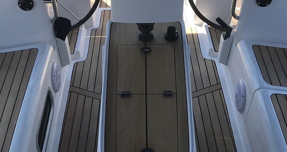 Veleiro Delta 41 em Angra