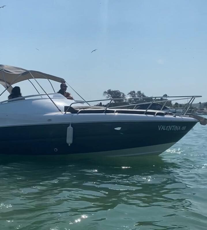 Lancha Alternativa 28 - Valentina - Barco em Cabo Frio