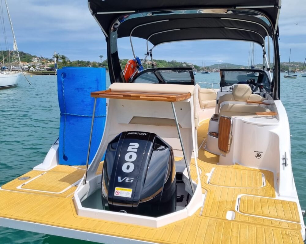 Lancha Coral 26 - Be Happy - Barco em Búzios (1)