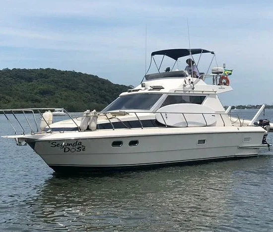 Lancha Oceanic 36 em Bertioga