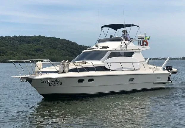 Lancha Oceanic 36 em Bertioga