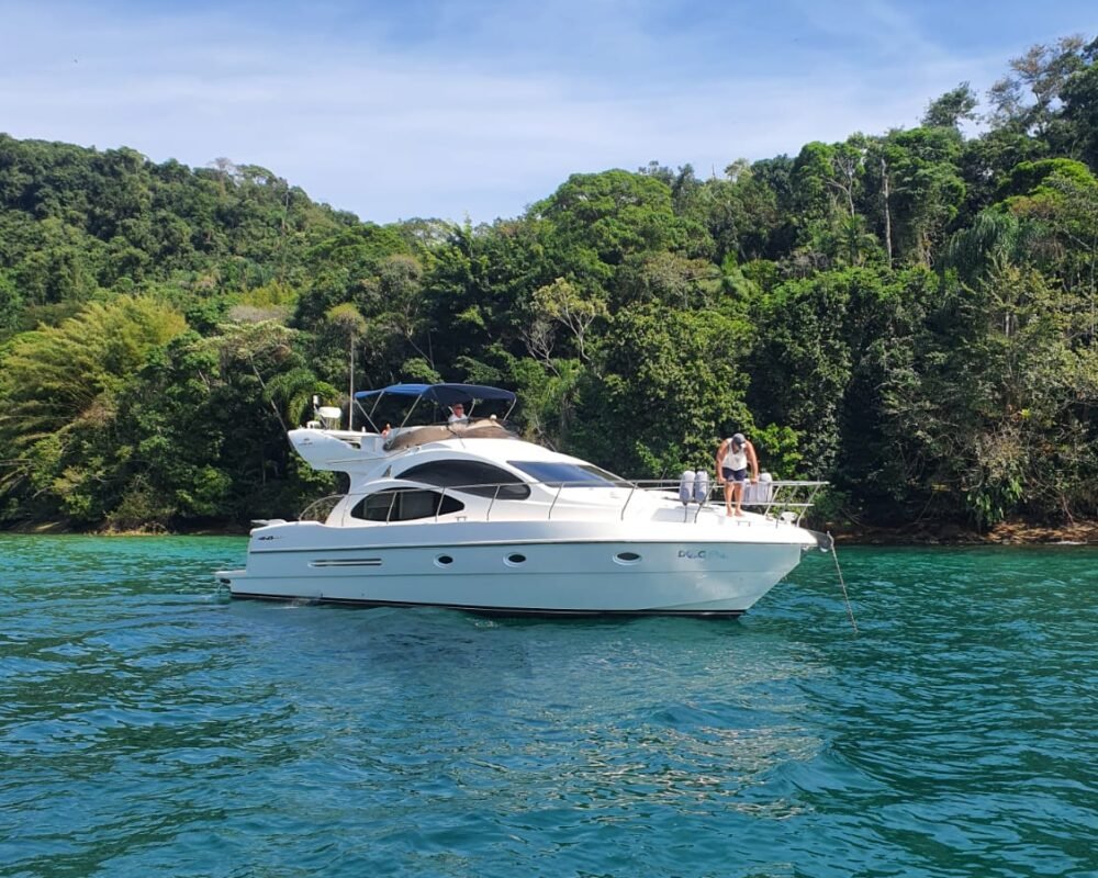 Aluguel de Lancha Azimut 46 em Angra dos Reis e Ilha Grande