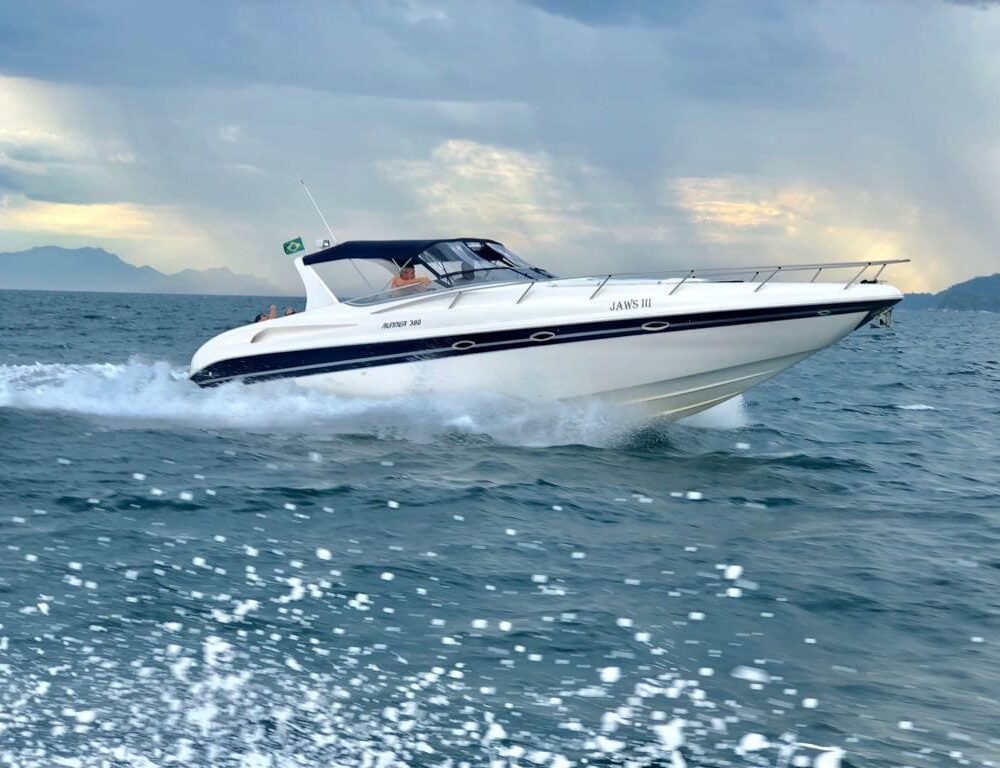 Lancha Runner 38 em Angra - Jaws III - Barco em Angra dos Reis e Ilha Grande