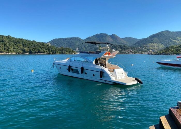 Aluguel e passeio de lancha Yacht Cimitarra 56 - Barco em Angra dos Reis e Ilha Grande