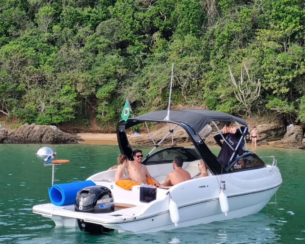 Lancha Coral 24 - Be Happy II - Barco em Búzios