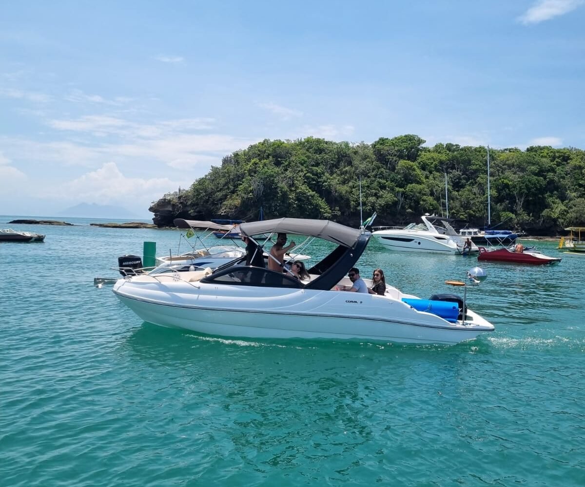 Aluguel e passeio de Lancha Coral 24 - Be Happy II - Barco em Búzios