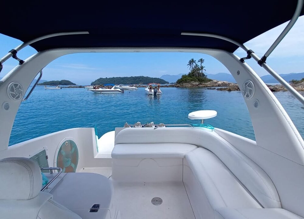 Lancha Coral 28 em Angra dos Reis - Bless - Barco Ilha Grande