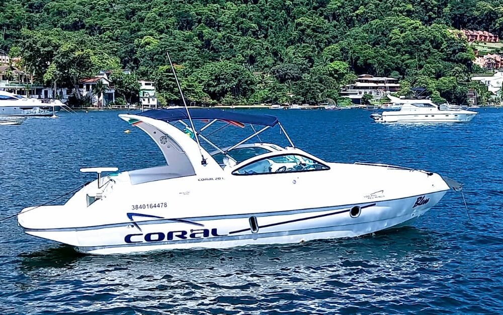 Lancha Coral 28 em Angra dos Reis - Bless - Barco Ilha Grande