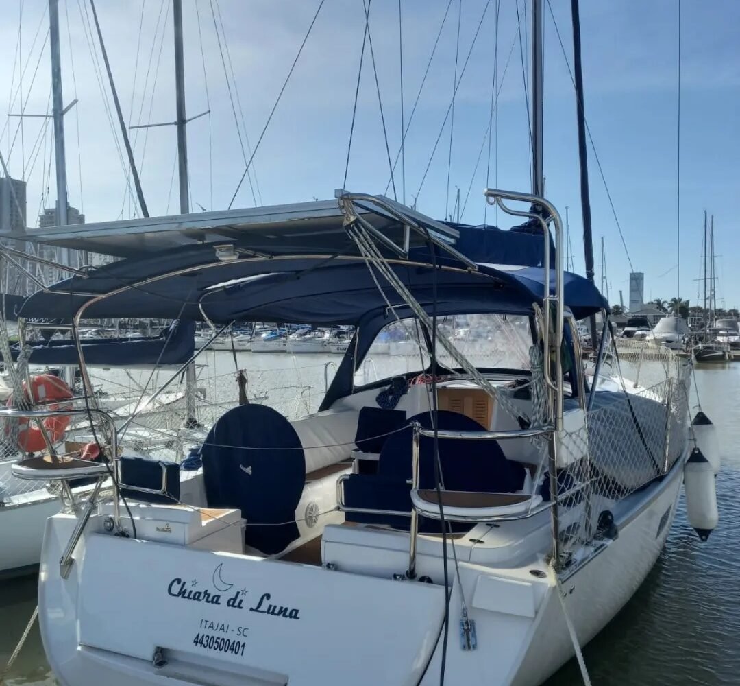 Veleiro Delta 41 em Balneário Camboriú - Chiara di Luna - Barco Porto Belo Caixa d'Aço
