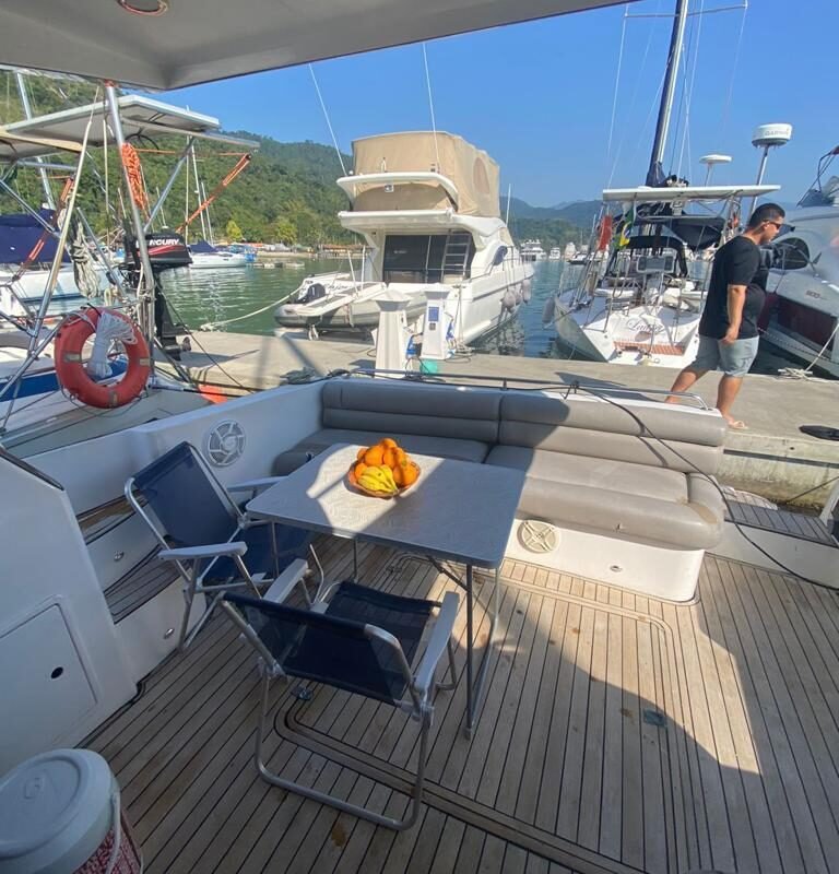 Lancha Antares 36 - Plano B - Barco em Paraty (1)
