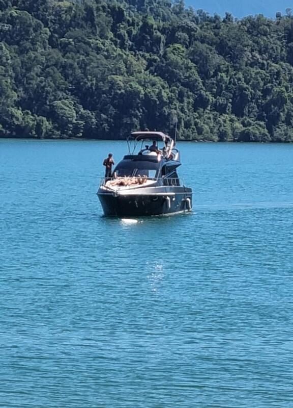 Lancha Antares 36 - Plano B - Barco em Paraty (1)