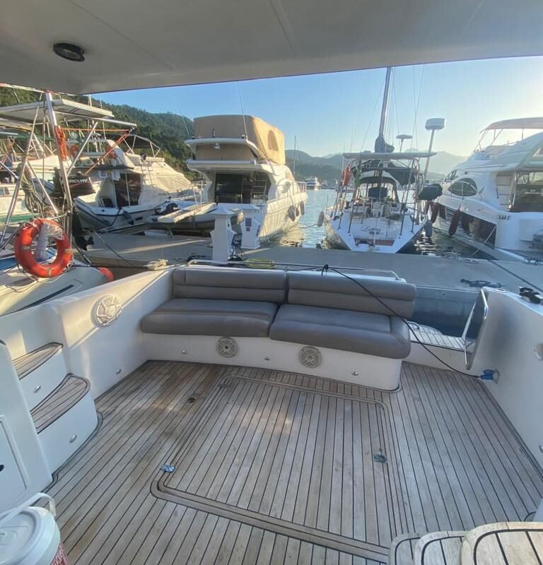 Lancha Antares 36 - Plano B - Barco em Paraty (1)