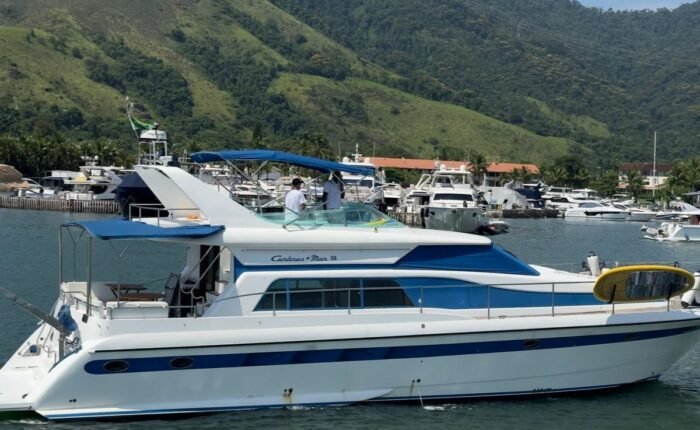 Lancha Carbrasmar 58 - Kiahora - Barco em Angra dos Reis, Ilha Grande