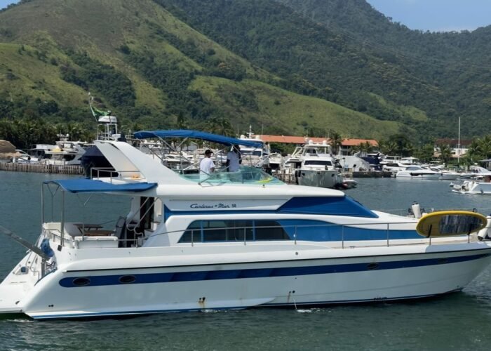 Lancha Carbrasmar 58 - Kiahora - Barco em Angra dos Reis, Ilha Grande