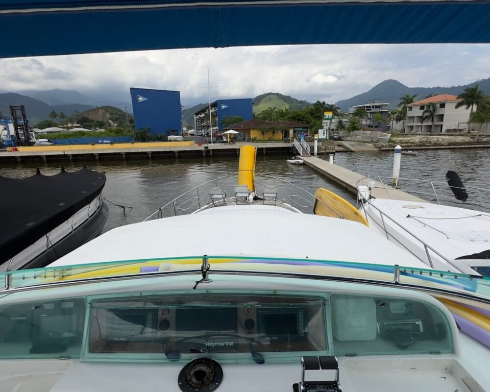 Lancha Carbrasmar 58 - Kiahora - Barco em Angra dos Reis, Ilha Grande