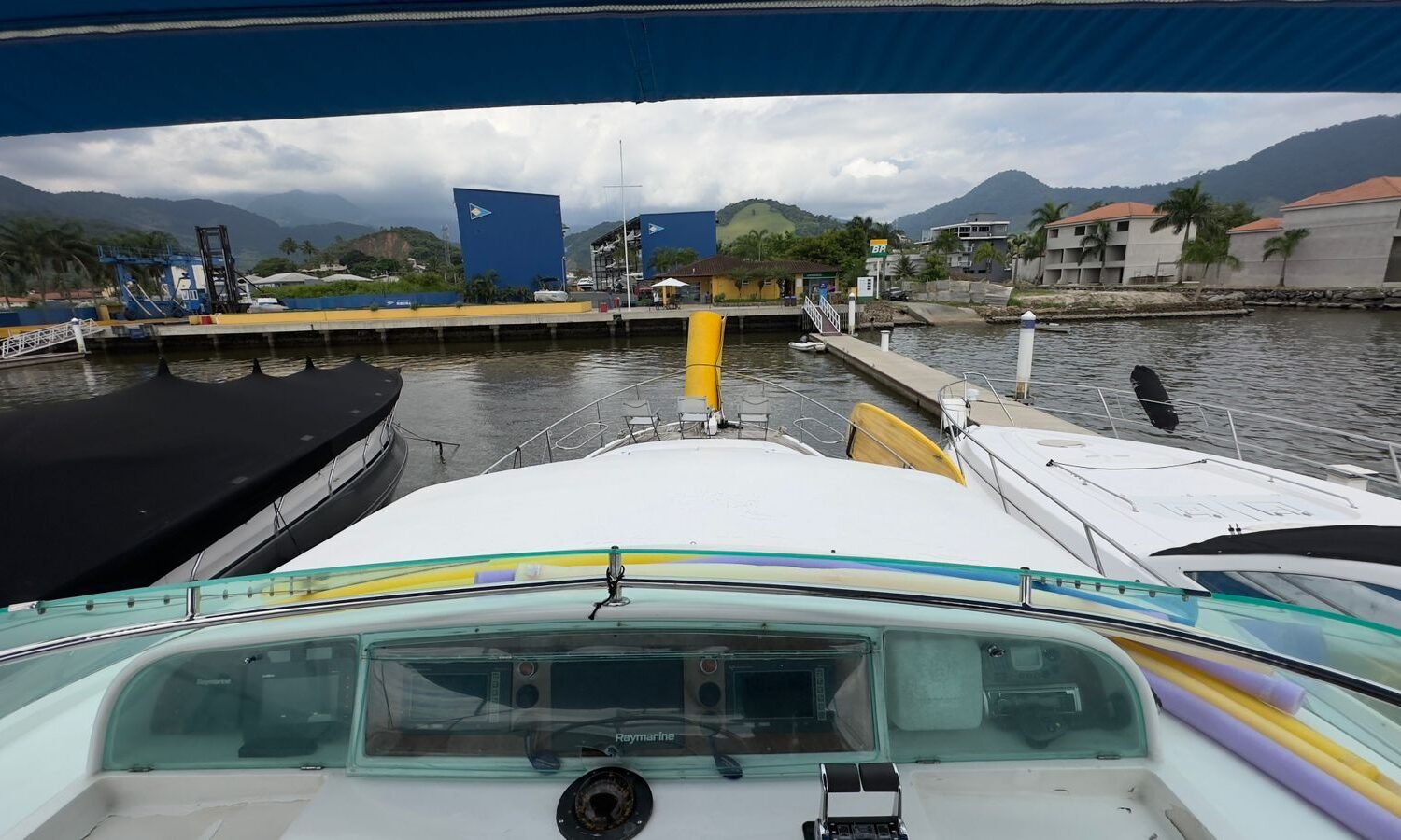 Lancha Carbrasmar 58 - Kiahora - Barco em Angra dos Reis, Ilha Grande