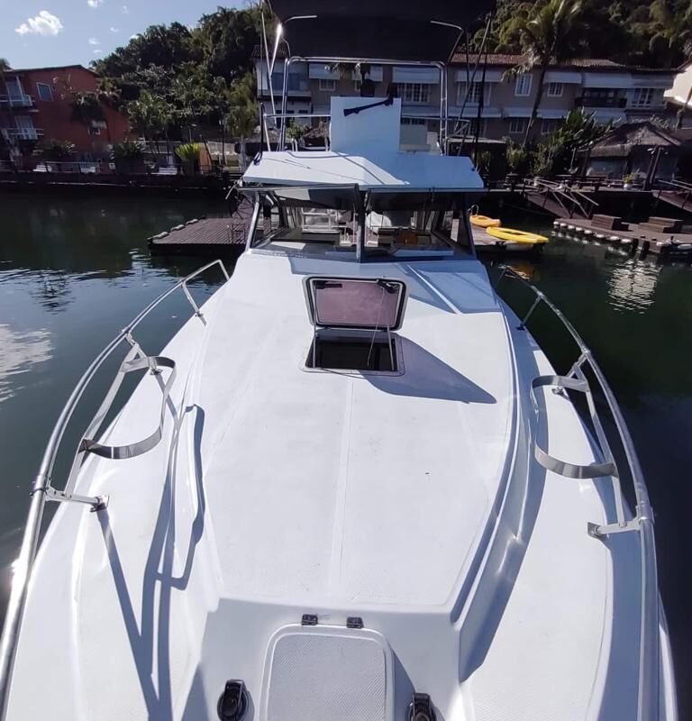 Lancha DM 33 - Atlantis - Aluguel e Passeio de Barco em Rio de Janeiro e Niterói