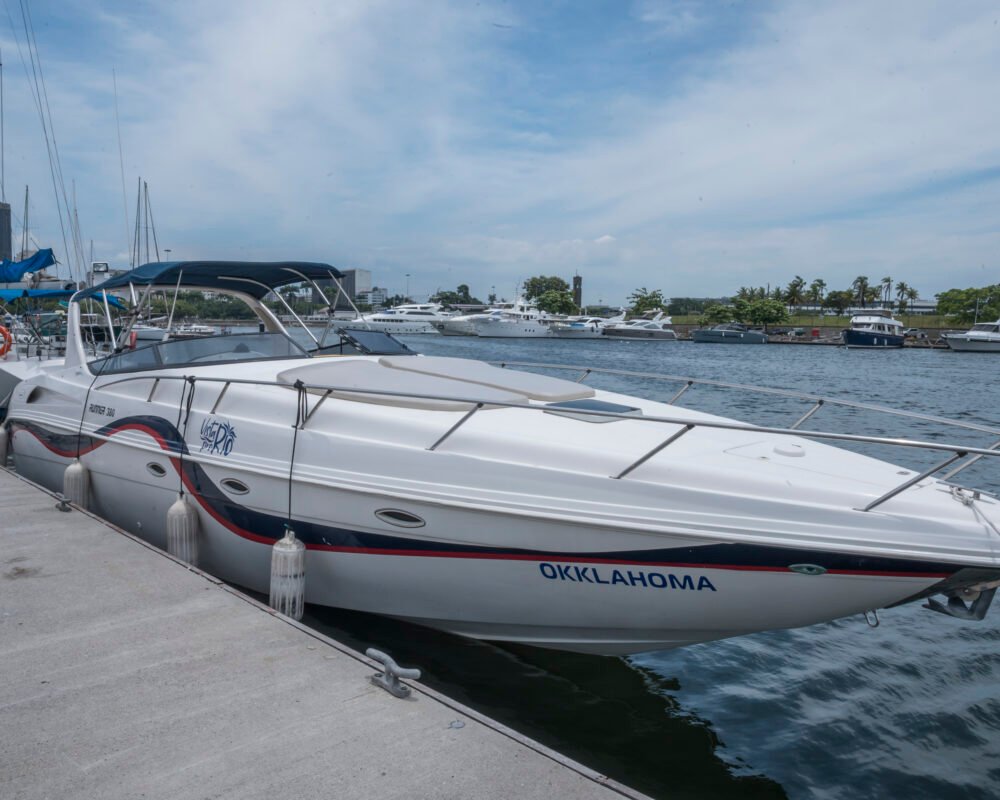Lancha Runner 380 - Okklahoma - Barco no Rio de Janeiro e Niterói